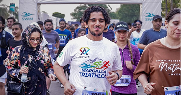 Runners starting the Activit Margalla Triathlon race at the starting line