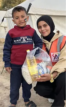 Activit team in Gaza distributing food packages to local families
